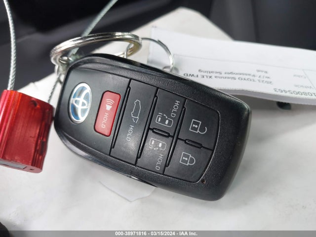 Toyota SIENNA XLE 2021 5TDYRKEC1MS022650 Image 11