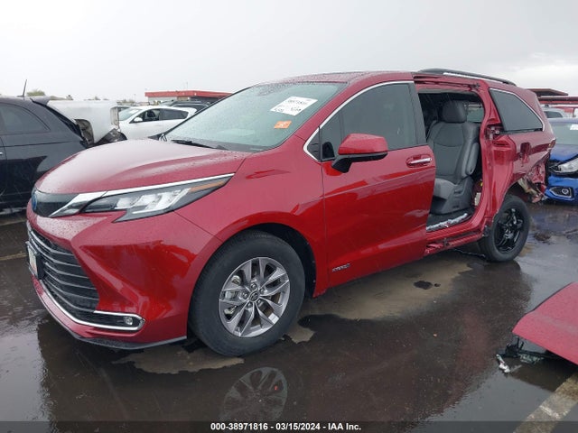 Toyota SIENNA XLE 2021 5TDYRKEC1MS022650 Image 2