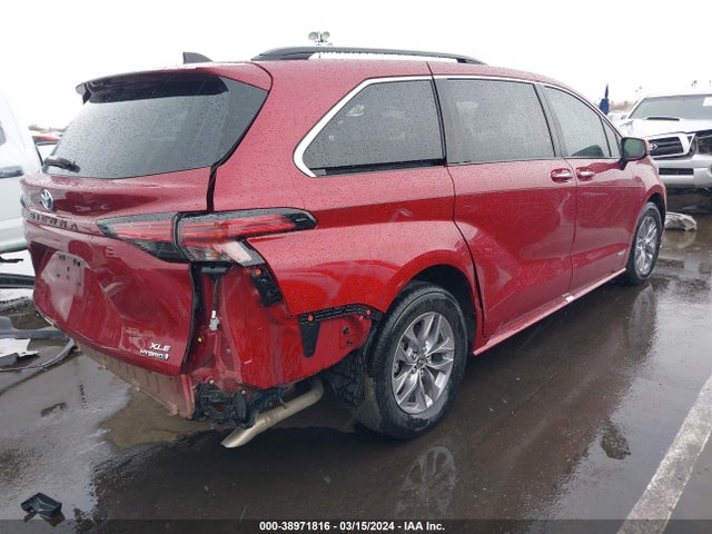 Toyota SIENNA XLE 2021 5TDYRKEC1MS022650 Image 4