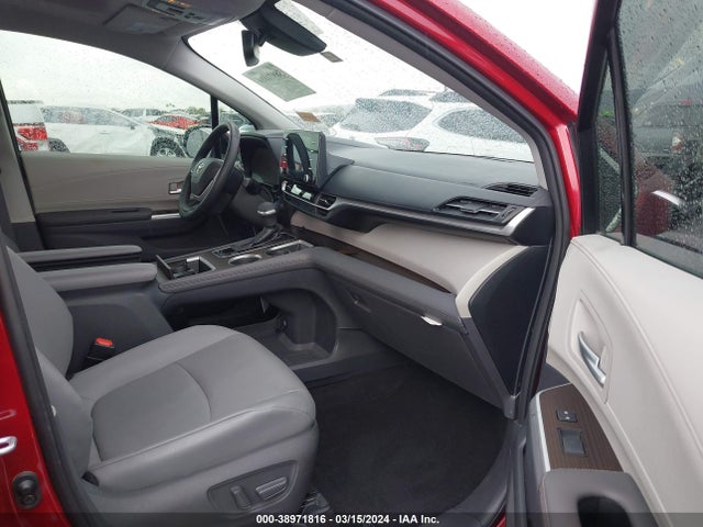 Toyota SIENNA XLE 2021 5TDYRKEC1MS022650 Image 5