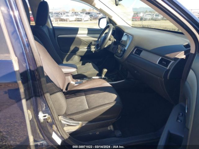 JA4AZ3A38JZ006852 Mitsubishi Outlander Se