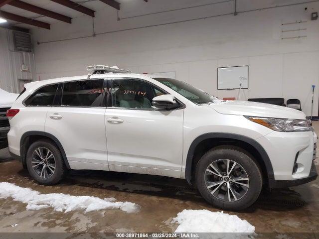 Toyota Highlander Le 2017 5TDBZRFH5HS369929 Image 13