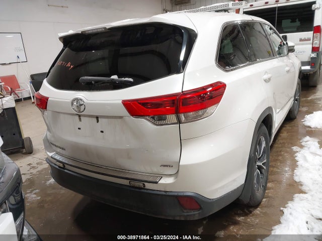 Toyota Highlander Le 2017 5TDBZRFH5HS369929 Image 16