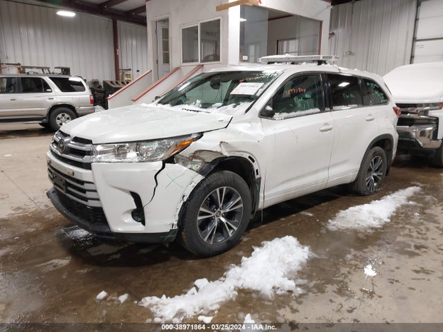 Toyota Highlander Le 2017 5TDBZRFH5HS369929 Image 2