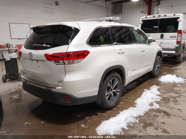 Toyota Highlander Le 2017 5TDBZRFH5HS369929 Image 4