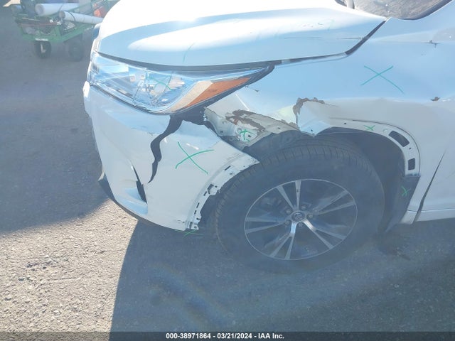 Toyota Highlander Le 2017 5TDBZRFH5HS369929 Image 6