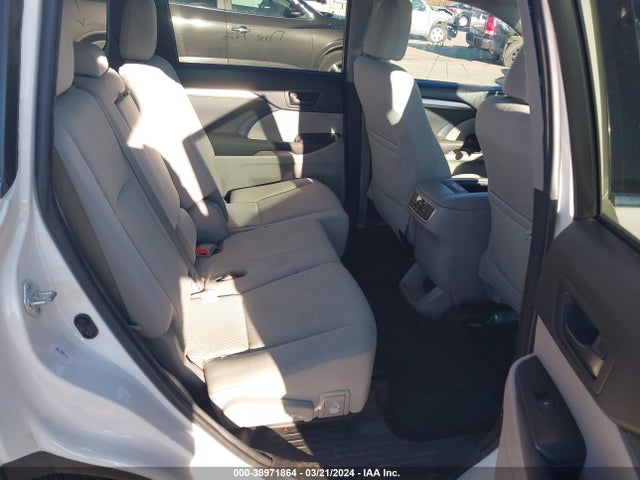 Toyota Highlander Le 2017 5TDBZRFH5HS369929 Image 8