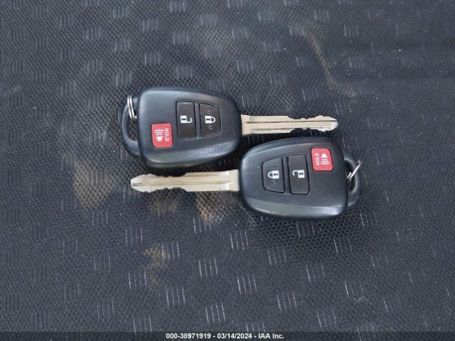 JTKKUPB47E1044125 Scion XD