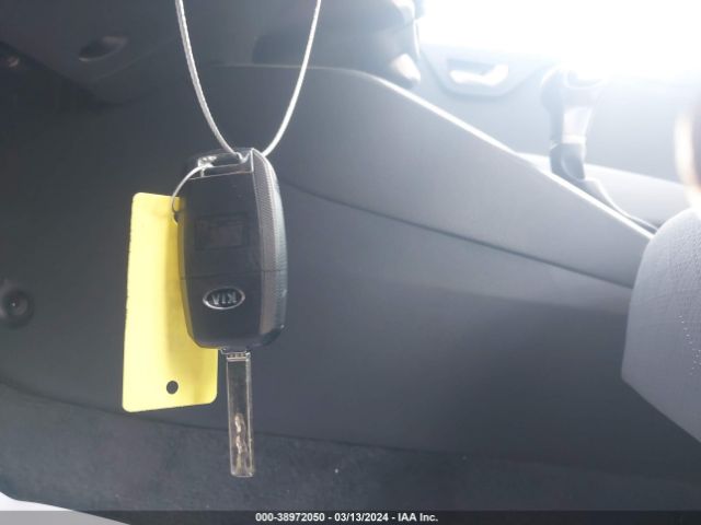3KPA24AB2KE225083 KIA RIO S