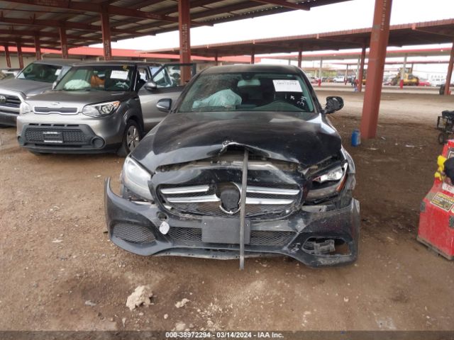 55SWF4JB9HU233015 Mercedes-Benz C 300 Luxury/sport