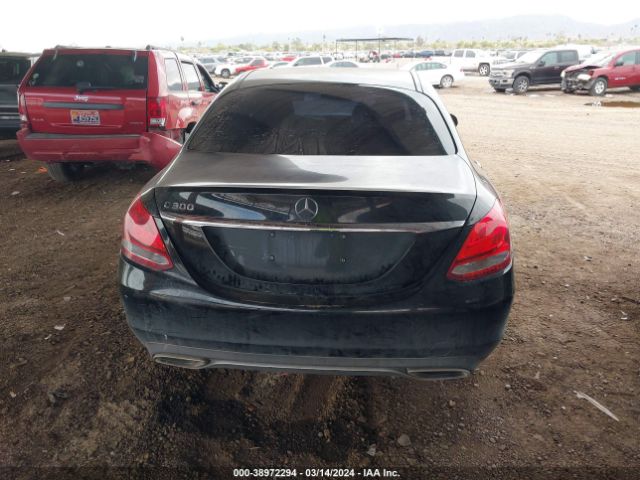 55SWF4JB9HU233015 Mercedes-Benz C 300 Luxury/sport