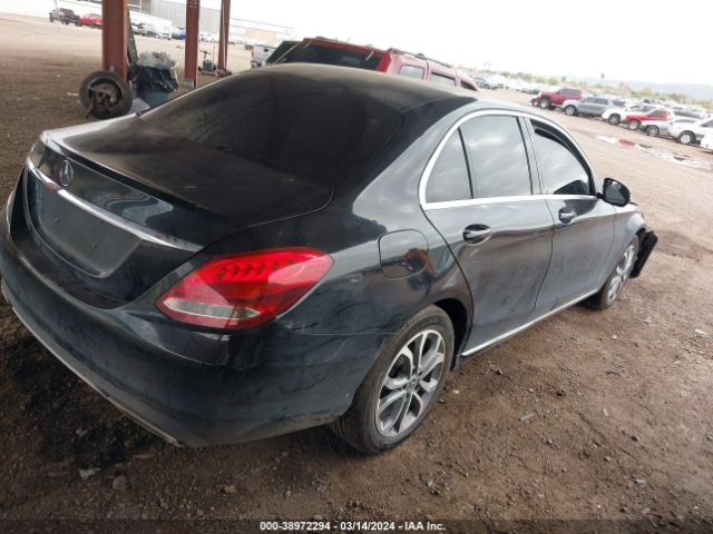 55SWF4JB9HU233015 Mercedes-Benz C 300 Luxury/sport