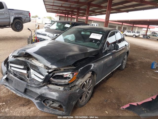 55SWF4JB9HU233015 Mercedes-Benz C 300 Luxury/sport