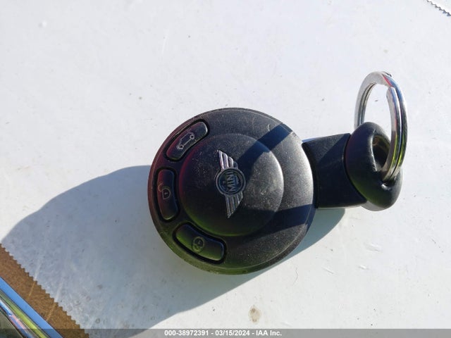 2008 MINI COOPER S WMWMF73578TV33101 Photo 10