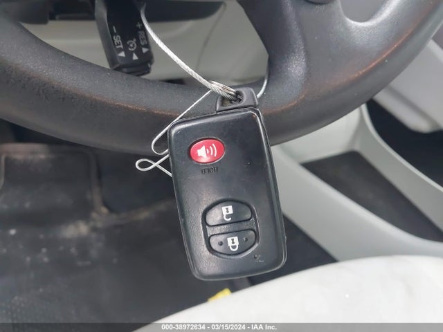 Toyota Prius Three 2014 JTDKN3DU8E1749882 Image 11