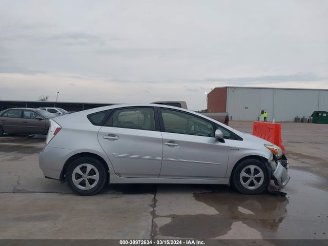 Toyota Prius Three 2014 JTDKN3DU8E1749882 Image 13