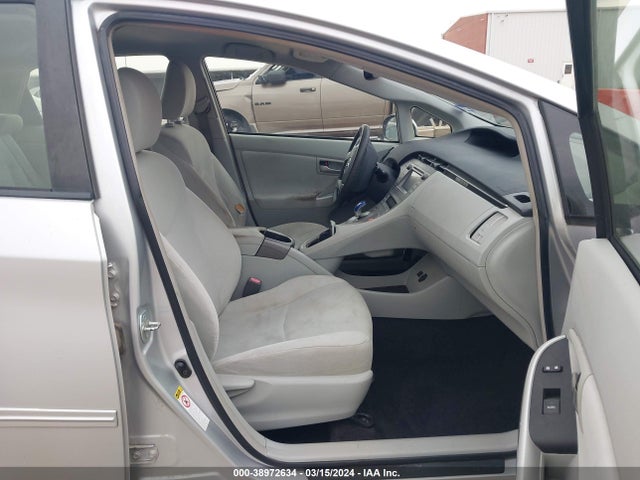 Toyota Prius Three 2014 JTDKN3DU8E1749882 Image 5