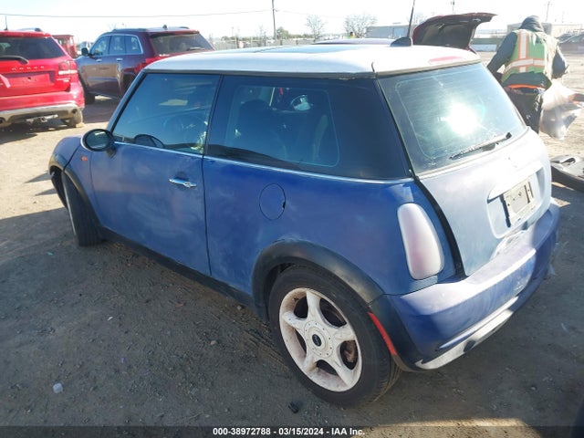 2005 MINI COOPER WMWRC33505TJ69350 Photo 2
