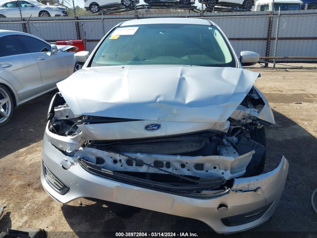 Ford FOCUS SE 2018 1FADP3FE3JL244278 Image 13