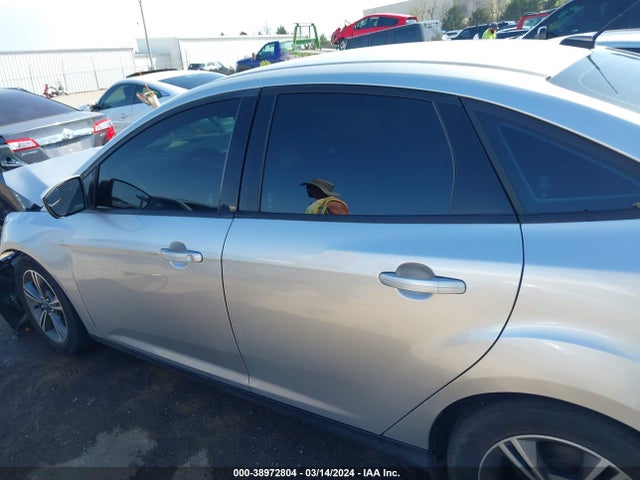 Ford FOCUS SE 2018 1FADP3FE3JL244278 Image 15