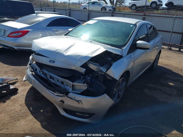 Ford FOCUS SE 2018 1FADP3FE3JL244278 Image 2
