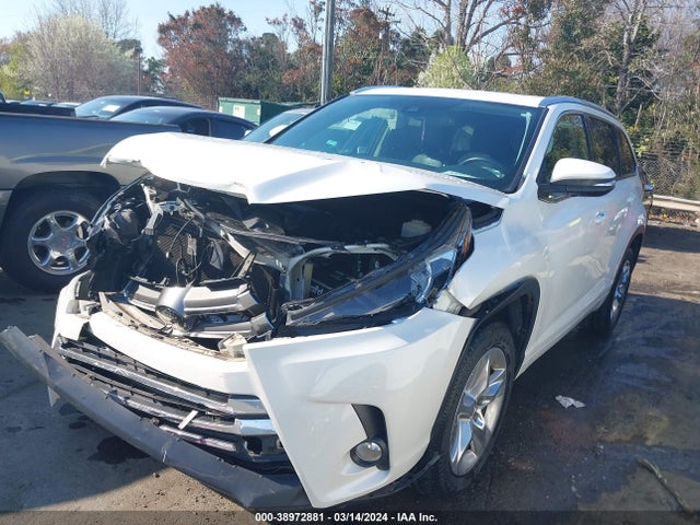 Toyota Highlander Limited 2017 5TDYZRFH9HS215945 Image 2
