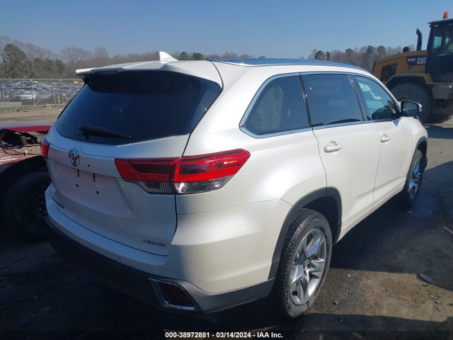 Toyota Highlander Limited 2017 5TDYZRFH9HS215945 Image 4
