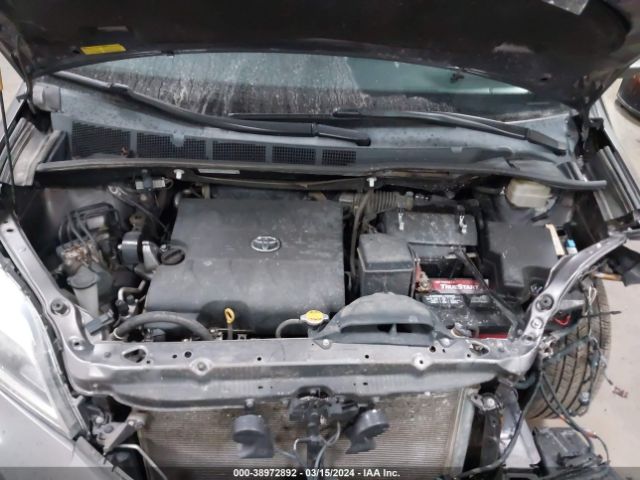 5TDDK3DCXFS105281 Toyota Sienna Limited 7 Passenger