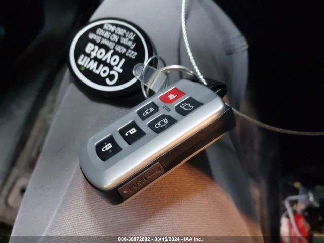 5TDDK3DCXFS105281 Toyota Sienna Limited 7 Passenger