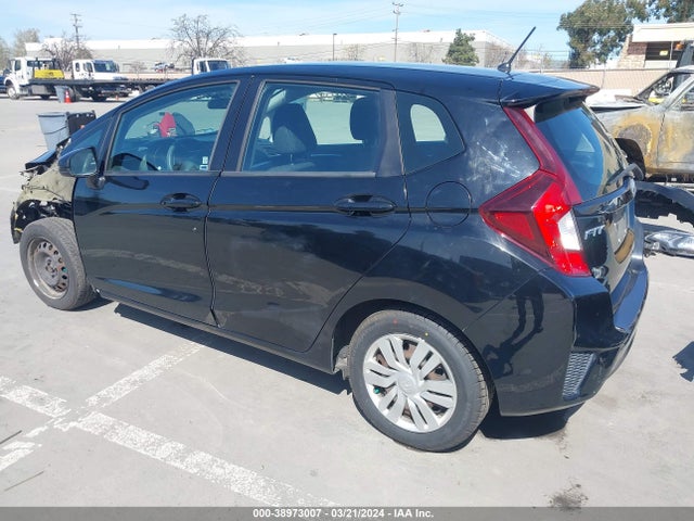 Honda FIT LX 2015 3HGGK5H55FM715384 Image 3