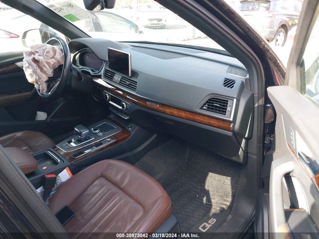WA1BNAFY5J2016028 Audi Q5 2.0t Premium/2.0t Tech Premium