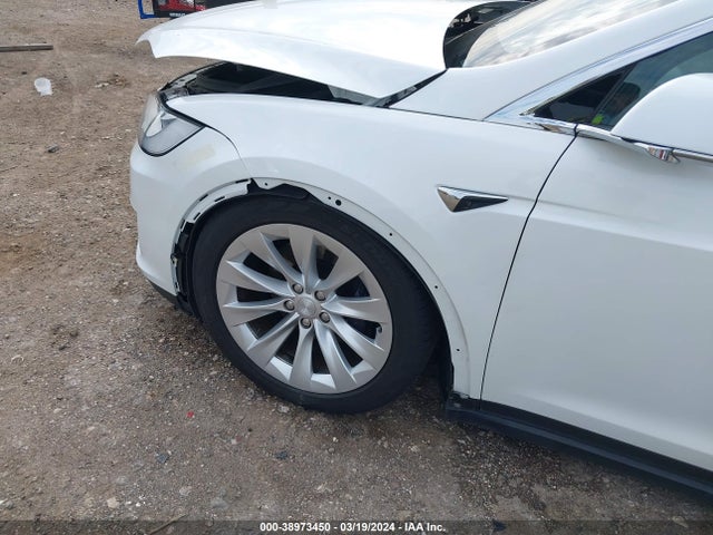 Tesla Model X 60d/70d/75d/90d 2016 5YJXCAE21GF028245 Image 23