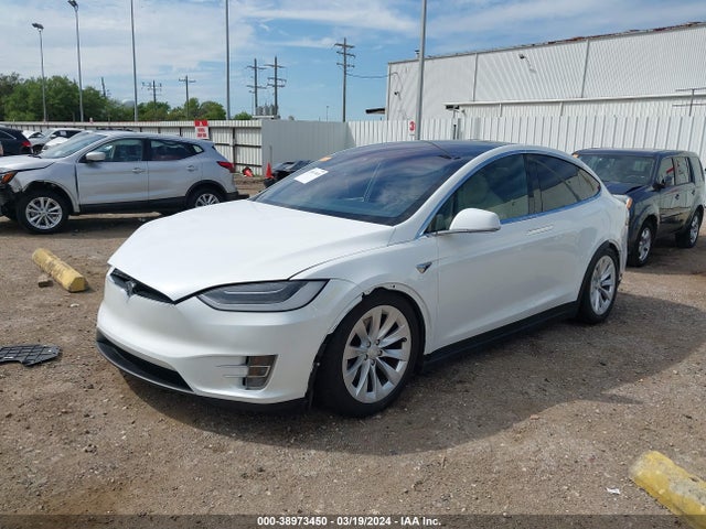Tesla Model X 60d/70d/75d/90d 2016 5YJXCAE21GF028245 Image 2