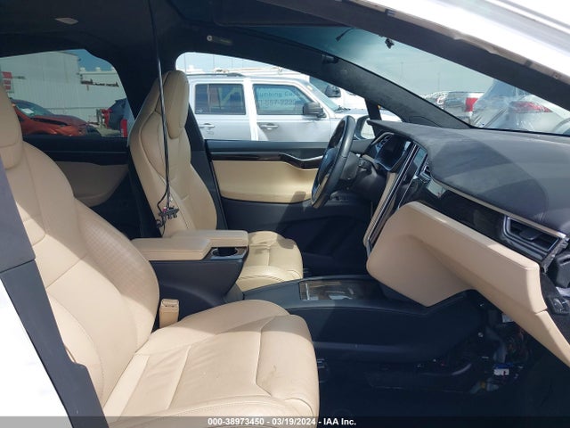 Tesla Model X 60d/70d/75d/90d 2016 5YJXCAE21GF028245 Image 5