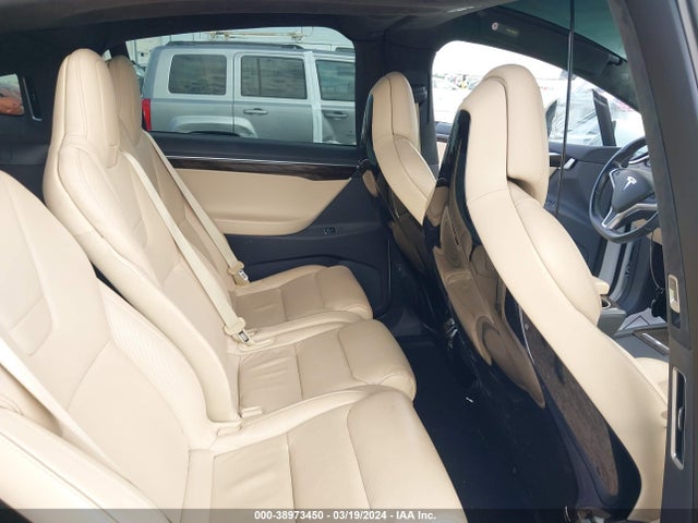 Tesla Model X 60d/70d/75d/90d 2016 5YJXCAE21GF028245 Image 8