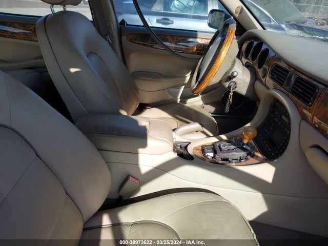 2000 JAGUAR XJ8 SAJDA24C7YLF18913 Photo 4