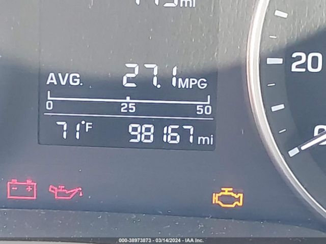 5NPD84LF4HH137698 Hyundai ELANTRA SE
