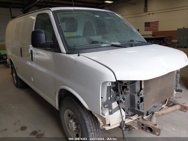Chevrolet Express 2500 Work Van 2018 1GCWGAFP3J1170655 головне зображення