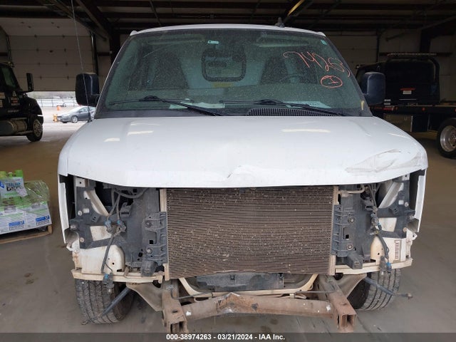 Chevrolet Express 2500 Work Van 2018 1GCWGAFP3J1170655 Image 13