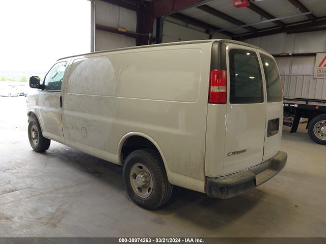 Chevrolet Express 2500 Work Van 2018 1GCWGAFP3J1170655 Image 3