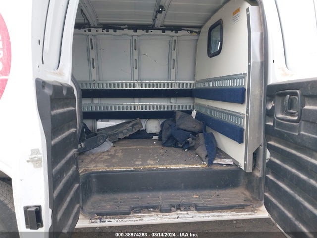 Chevrolet Express 2500 Work Van 2018 1GCWGAFP3J1170655 Image 8