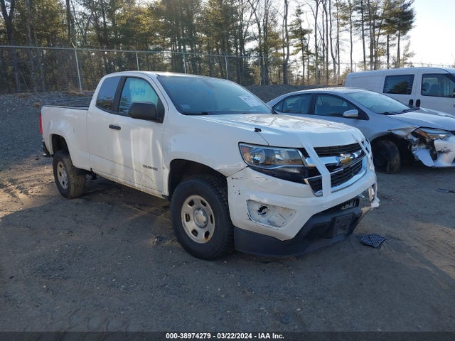 2019 1GCHSBEA4K1124523 main image