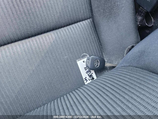 Toyota RAV4 2018 JTMZFREV9JJ169900 Image 11