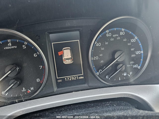 Toyota RAV4 2018 JTMZFREV9JJ169900 Image 7
