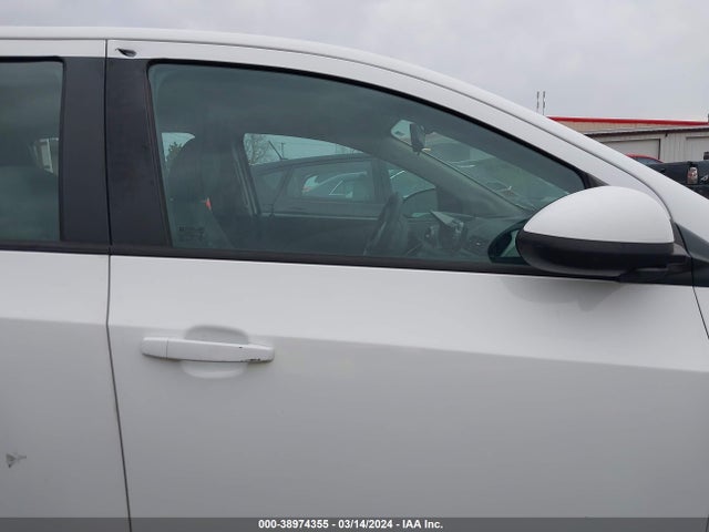 Chevrolet Sonic Ls Auto 2016 1G1JA6SH8G4161568 Image 14