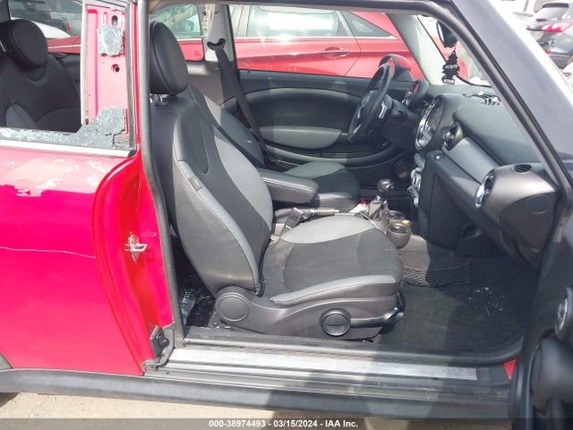 2008 MINI COOPER CLUBMAN WMWML33588TN67968 Photo 4