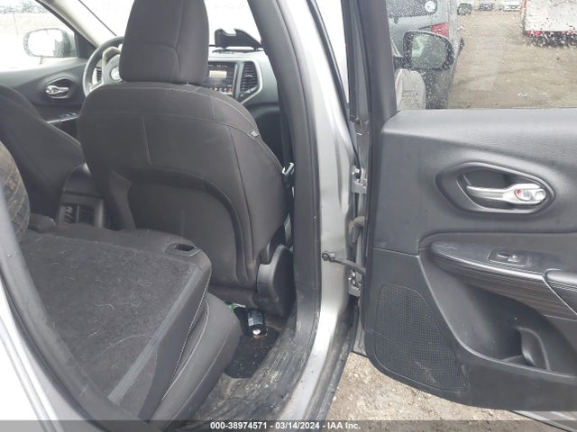 Jeep Cherokee Latitude Altitude 2015 1C4PJMCS1FW756149 Image 8