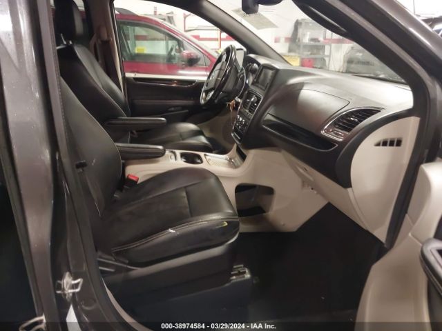 2C4RDGCG0KR707413 Dodge Grand Caravan Sxt
