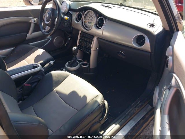 2006 MINI COOPER WMWRC33546TJ77159 Photo 4