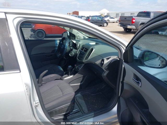 Chevrolet Sonic Lt Auto 2014 1G1JC5SB6E4108574 Image 5